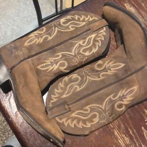 Justin cow boy boots, woman’s size 8.
